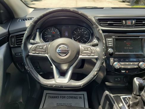 Used 2021 Nissan Rogue Sport SV FWD image 16