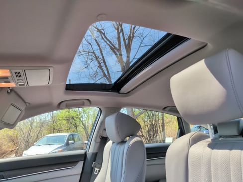 Used 2018 Honda Accord Touring image 25