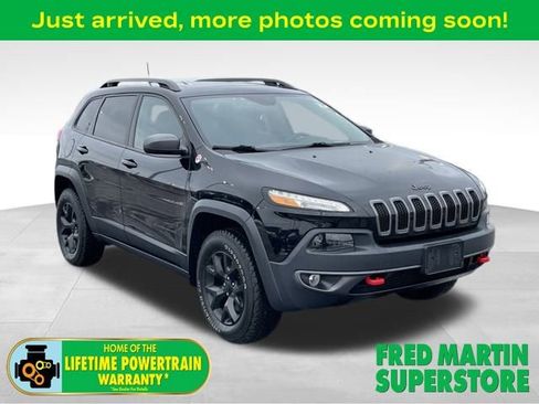 Used 2017 Jeep Cherokee Trailhawk w/ Comfort/Convenience Group image 1