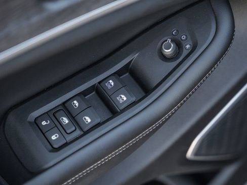 Used 2024 Jeep Grand Cherokee Limited image 38