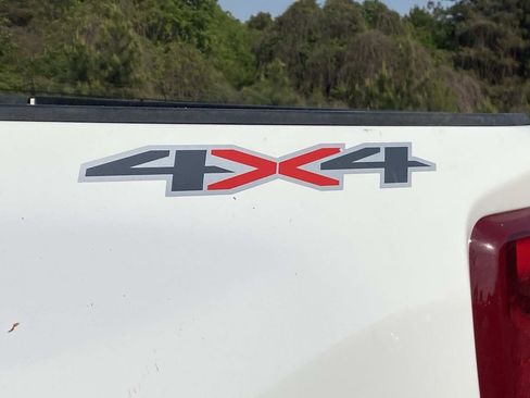 Used 2025 Chevrolet Silverado 3500 LT w/ Safety Package AWD/4WD image 15