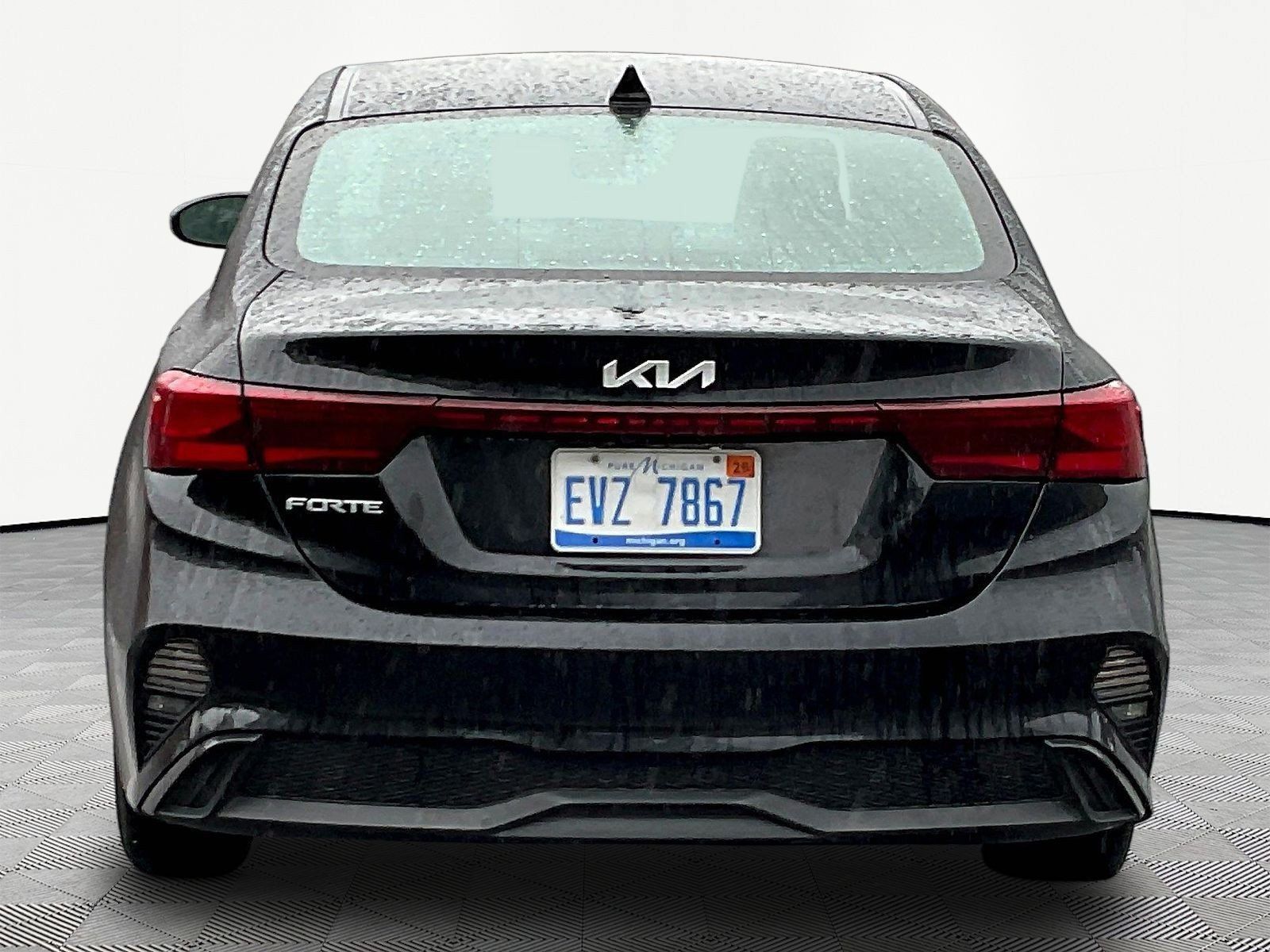 Used 2024 Kia Forte LXS FWD image 5