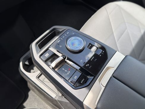 Used 2025 BMW iX xDrive50 AWD/4WD image 39