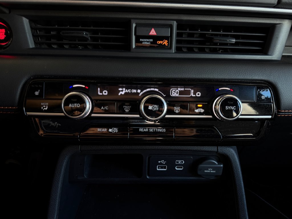Used 2025 Honda Pilot Sport image 17