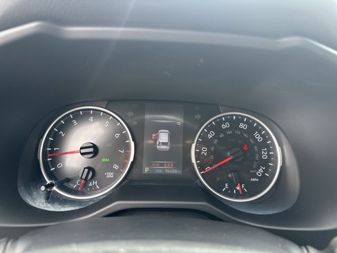 Used 2020 Toyota RAV4 XLE w/ Convenience Package FWD image 30