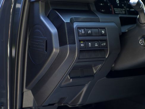 Used 2025 Toyota 4Runner Limited AWD/4WD image 9