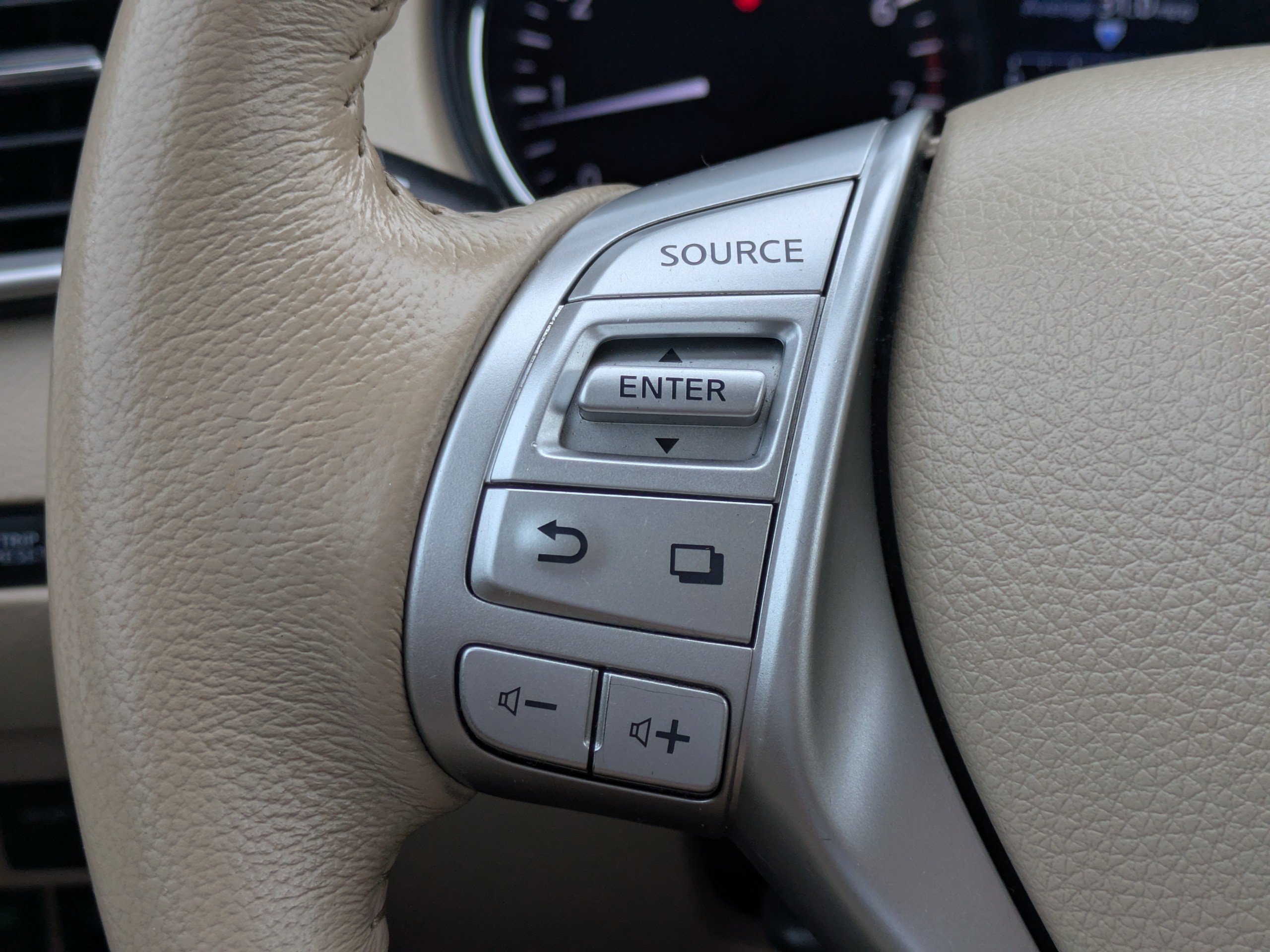 Used 2015 Nissan Rogue SL w/ SL Premium Package FWD image 22