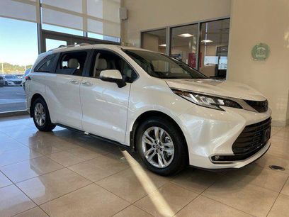 Certified 2025 Toyota Sienna Limited