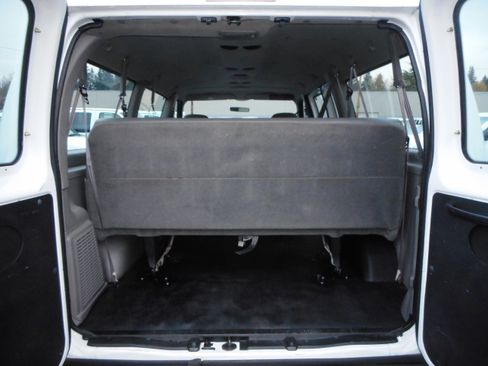 Used 2002 Ford E-350 and Econoline 350 XL image 18