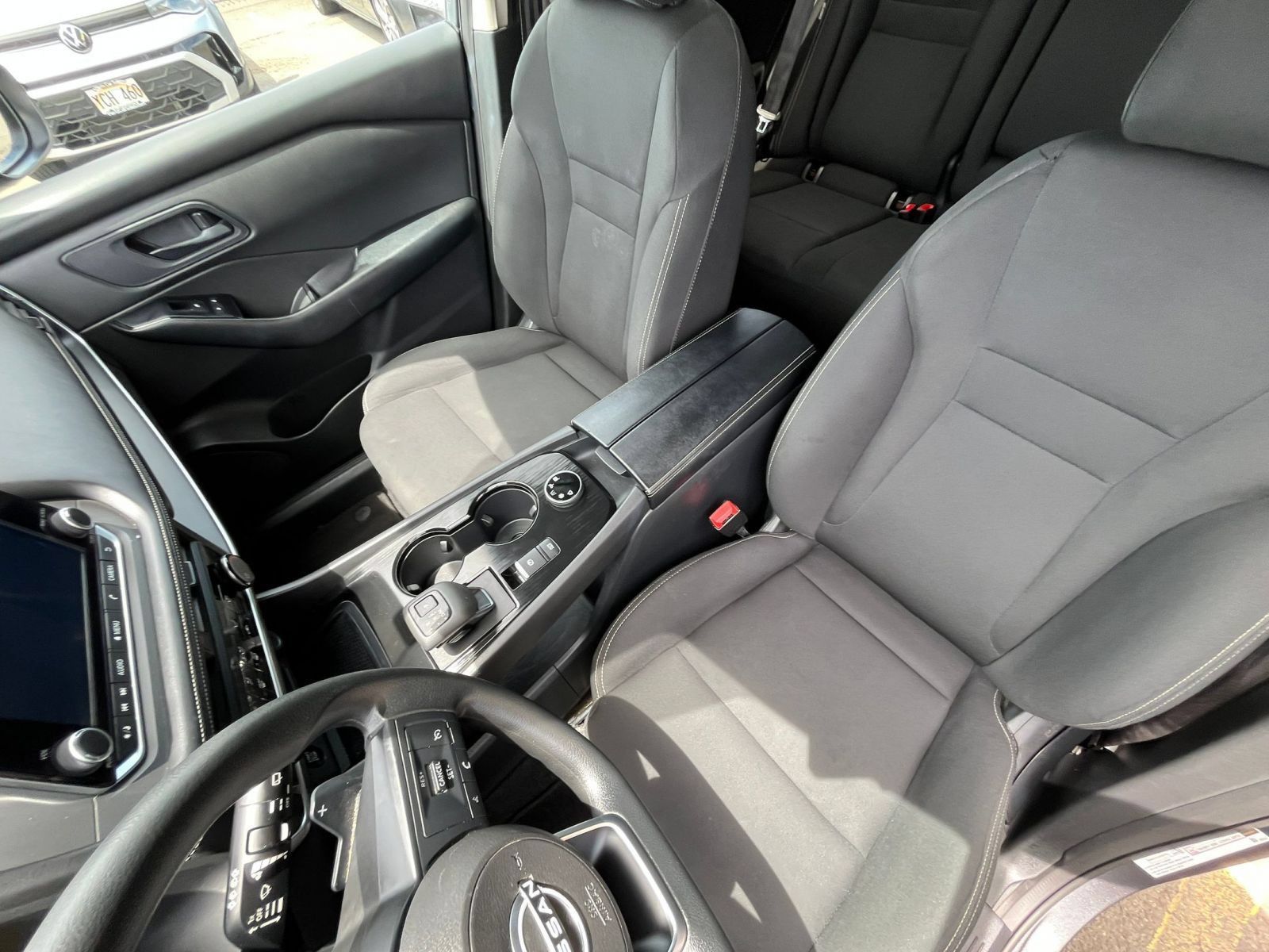 Used 2024 Nissan Rogue S AWD/4WD image 34