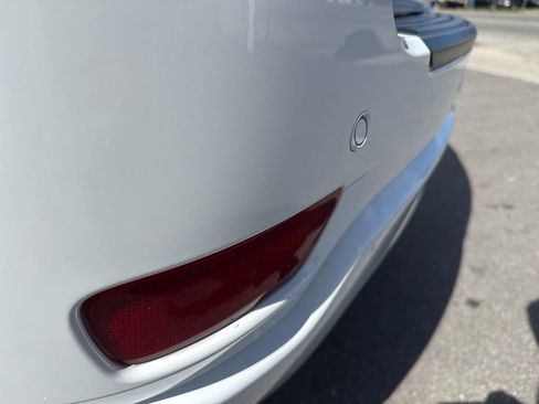 Used 2020 Jeep Grand Cherokee Altitude image 5