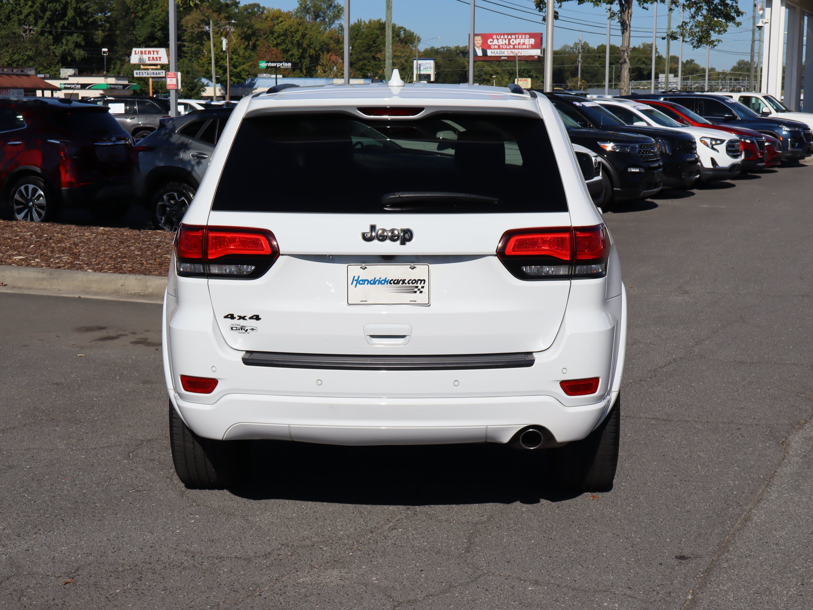 Used 2022 Jeep Grand Cherokee Laredo X AWD/4WD image 9