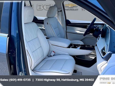 New 2026 Buick Enclave Avenir w/ Super Cruise Package AWD/4WD image 6