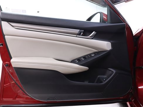 Used 2018 Honda Accord LX image 20
