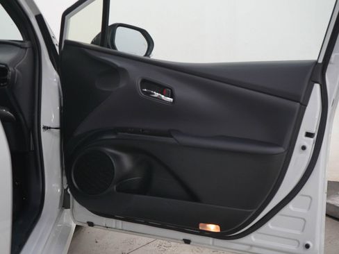Used 2021 Toyota Prius FWD image 9