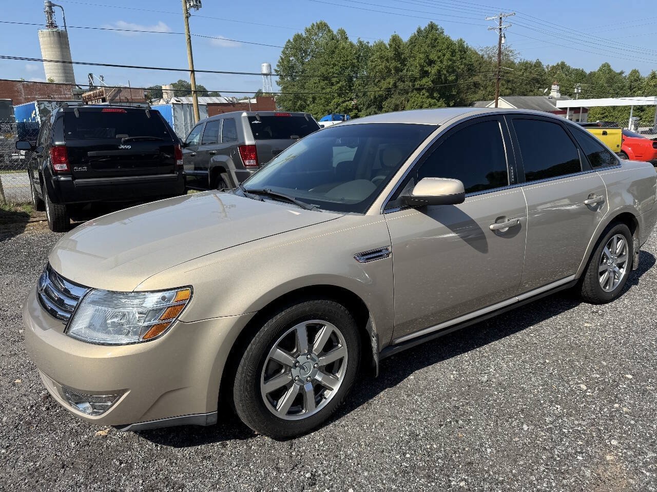 Used 2008 Ford Taurus SEL FWD image 3