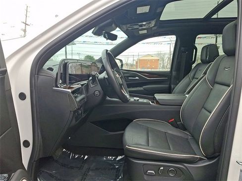 Used 2024 Cadillac Escalade ESV Premium Luxury w/ Performance Package image 13