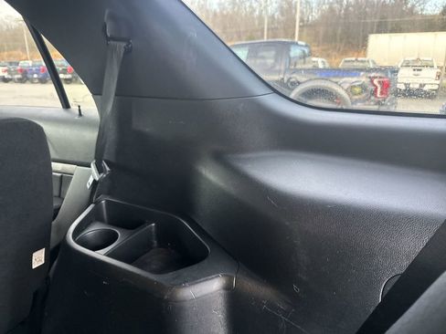 Used 2019 Ford Explorer XLT AWD/4WD image 28