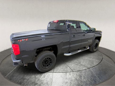 Used 2018 Chevrolet Silverado 1500 LT w/ All Star Edition AWD/4WD image 2