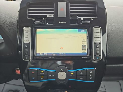 Used 2014 Nissan Leaf SV w/ LED & Quick Charge Package image 26