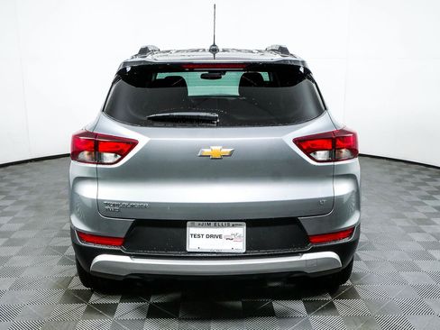 Used 2025 Chevrolet TrailBlazer LT AWD/4WD image 25
