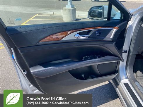 Used 2017 Lincoln MKZ Select w/ Select Plus Package AWD/4WD image 9