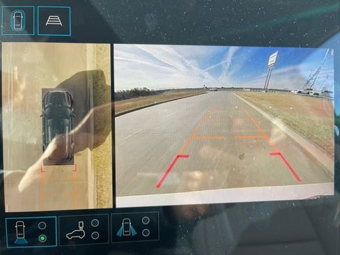 New 2026 GMC Terrain Denali w/ LPO, Black Badging Package image 21