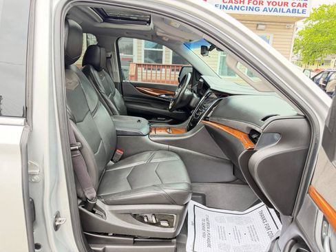 Used 2017 Cadillac Escalade Luxury AWD/4WD image 52