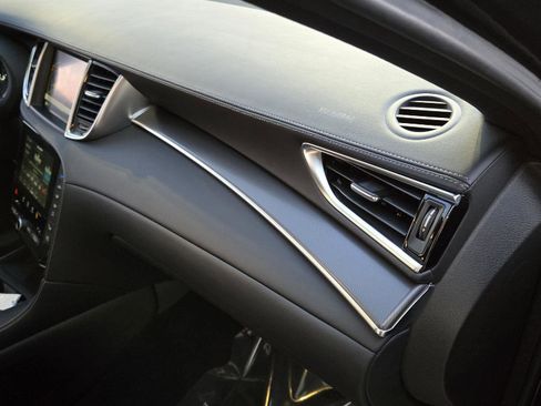 Certified 2025 INFINITI QX55 Essential image 16