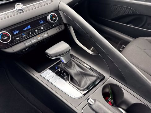 Certified 2024 Hyundai Elantra SEL FWD image 30