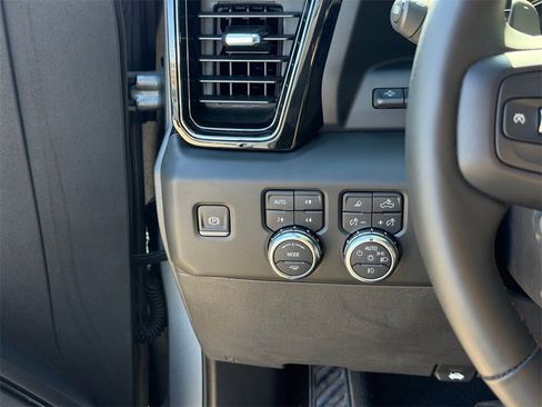 Used 2025 GMC Sierra 1500 AT4 w/ AT4 Premium Package image 20