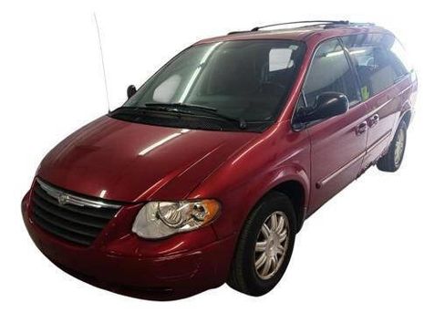 Used 2007 Chrysler Town & Country Touring FWD image 1