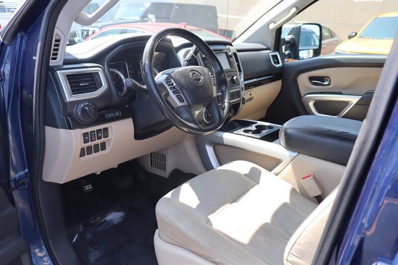 Used 2017 Nissan Titan SV AWD/4WD image 17