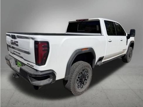 Used 2024 GMC Sierra 2500 AT4X AWD/4WD image 4