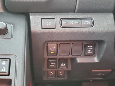 Used 2022 Nissan Frontier PRO-4X image 23