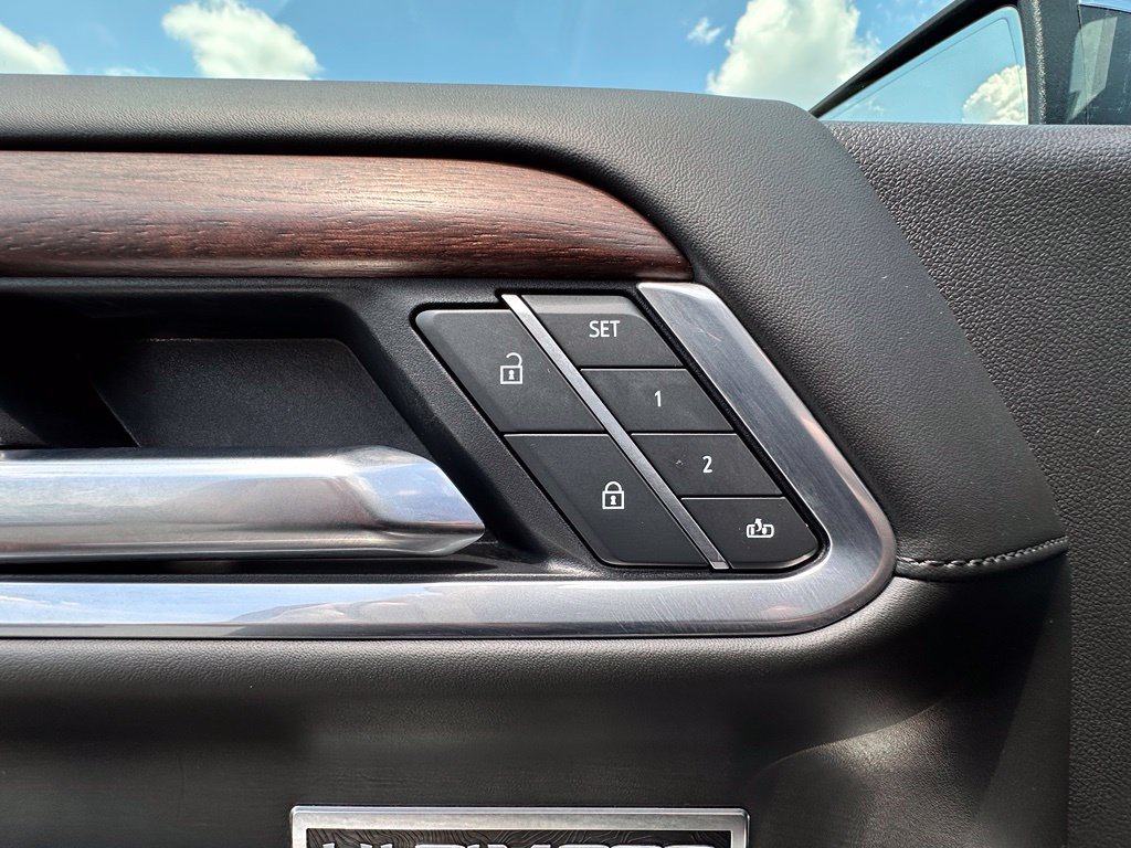 Certified 2025 GMC Sierra 1500 Denali Ultimate AWD/4WD image 24