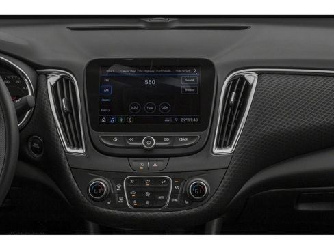 Used 2022 Chevrolet Malibu LT image 7