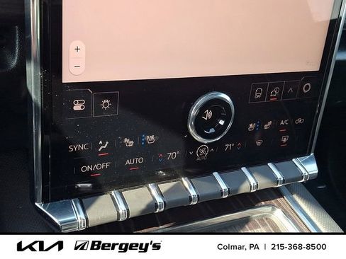 Used 2024 GMC Sierra EV Denali image 17