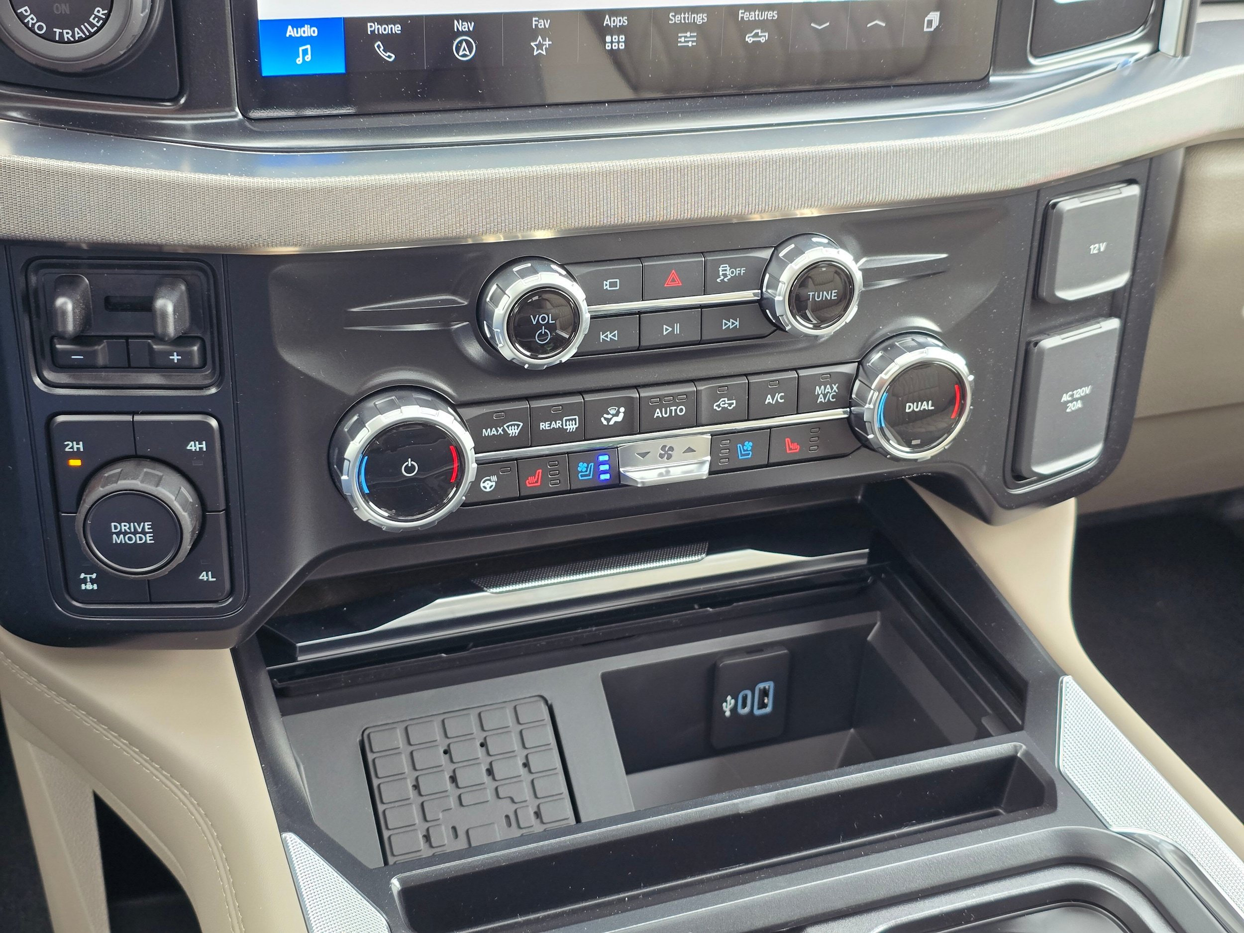 New 2026 Ford F350 Platinum w/ Platinum Plus Package AWD/4WD image 17