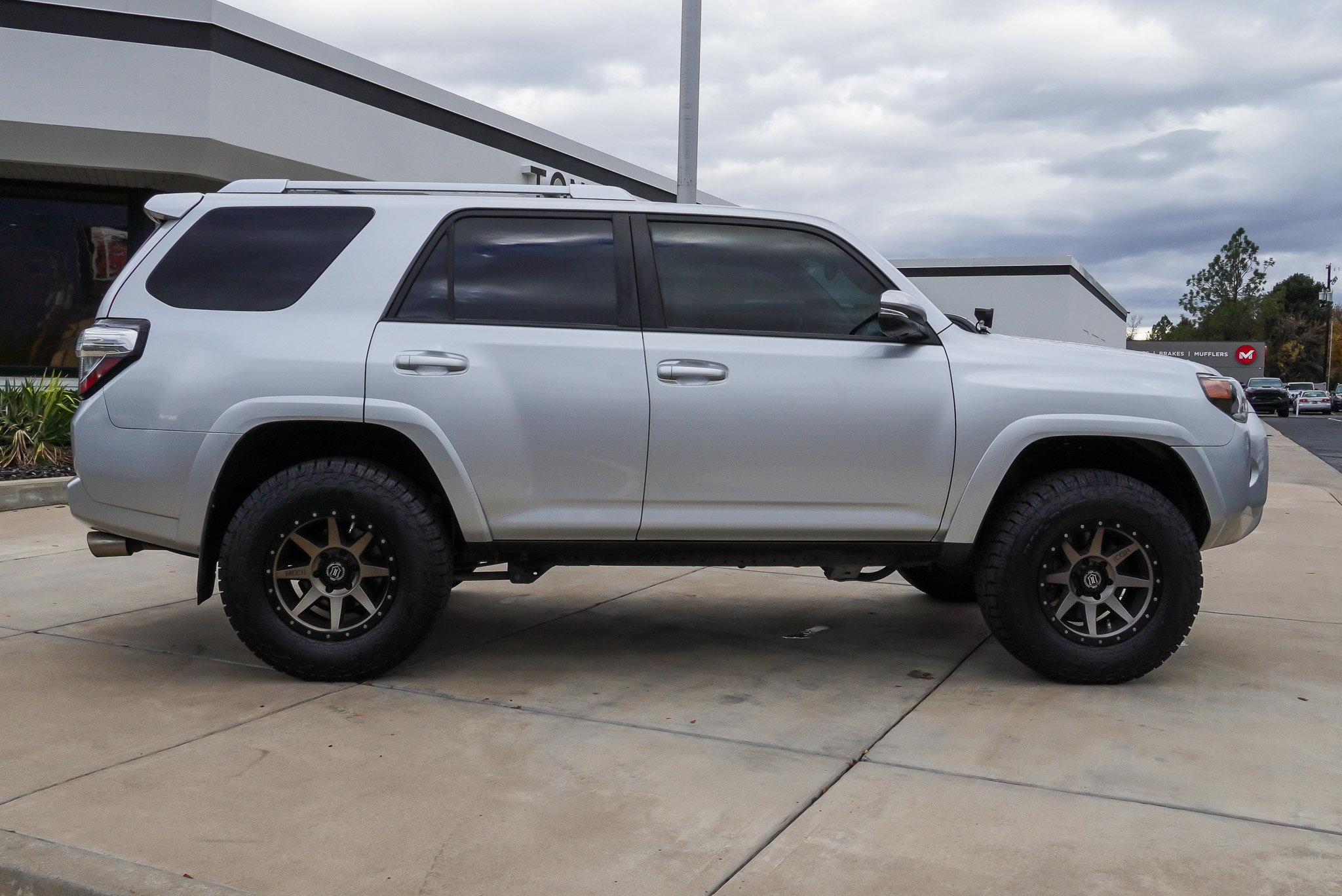 Used 2015 Toyota 4Runner SR5 Premium AWD/4WD image 9