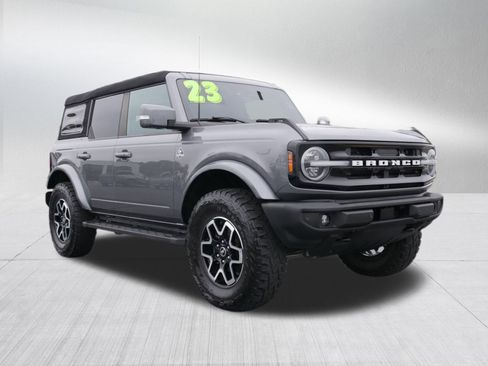 Used 2023 Ford Bronco Outer Banks image 9