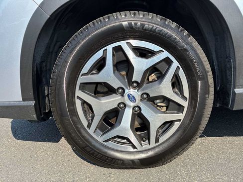 Used 2023 Subaru Forester Premium AWD/4WD image 19