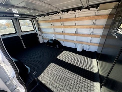 Used 2024 Chevrolet Express 2500 w/ Driver Convenience Package RWD image 12