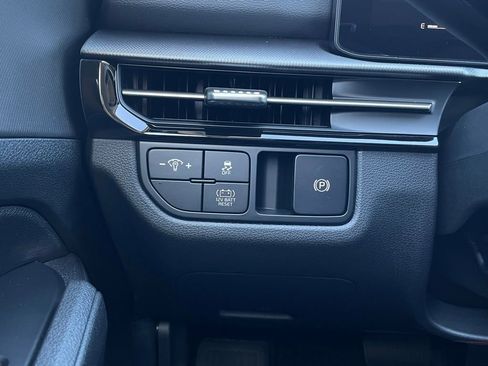 New 2026 Kia Sportage LX image 13