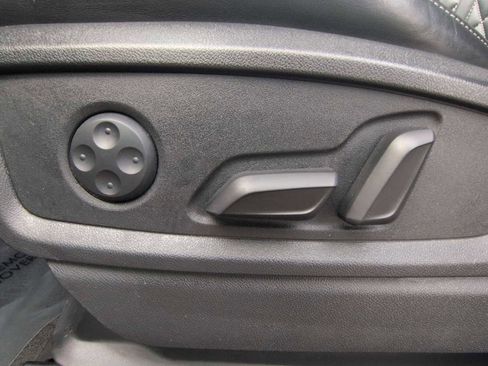 Used 2018 Audi SQ5 Premium Plus w/ Navigation Package image 18