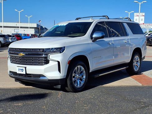 Used 2024 Chevrolet Suburban Premier image 3