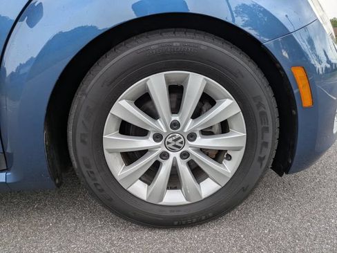 Used 2016 Volkswagen Beetle 1.8T S FWD image 11
