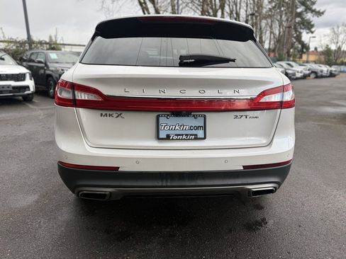 Used 2018 Lincoln MKX Reserve w/ Driver Assistance Package image 11