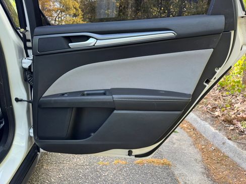 Used 2015 Ford Fusion S FWD image 12
