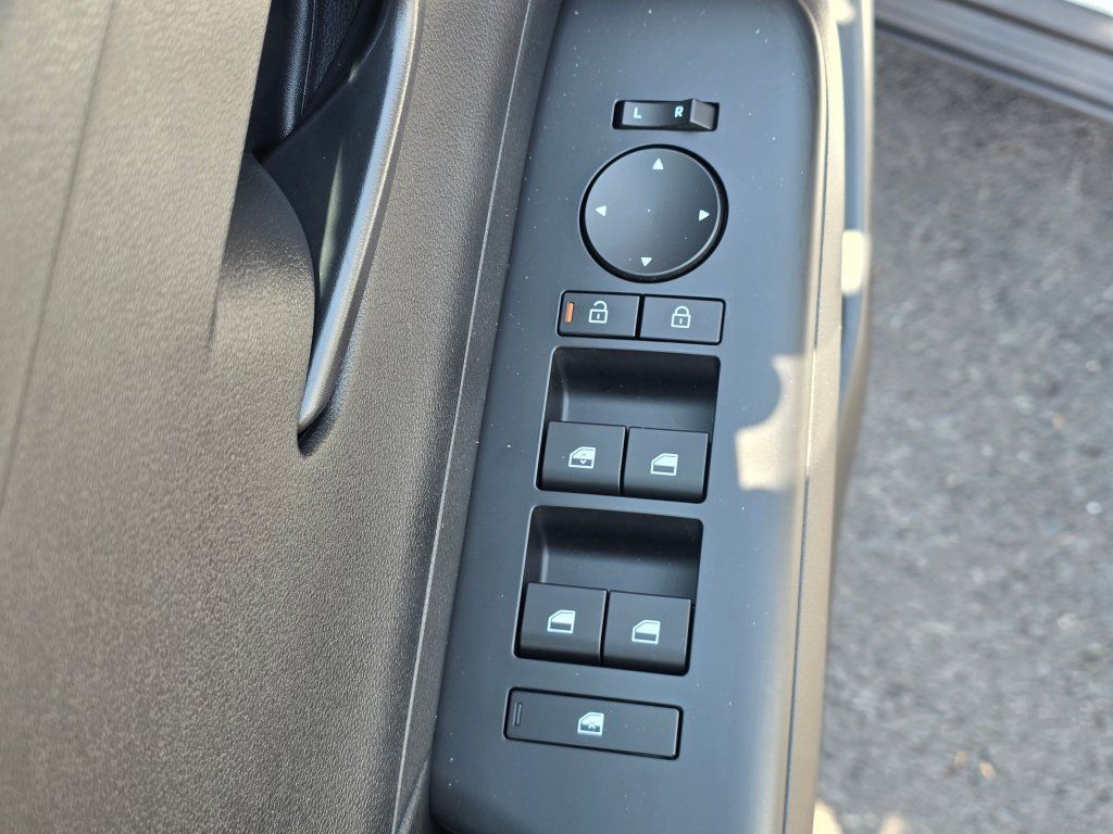 New 2027 Hyundai Kona SE AWD/4WD image 20